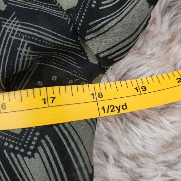 Lularoe Monroe Kimono With Fringe Green and Black Size Small - Picture 9 of 11